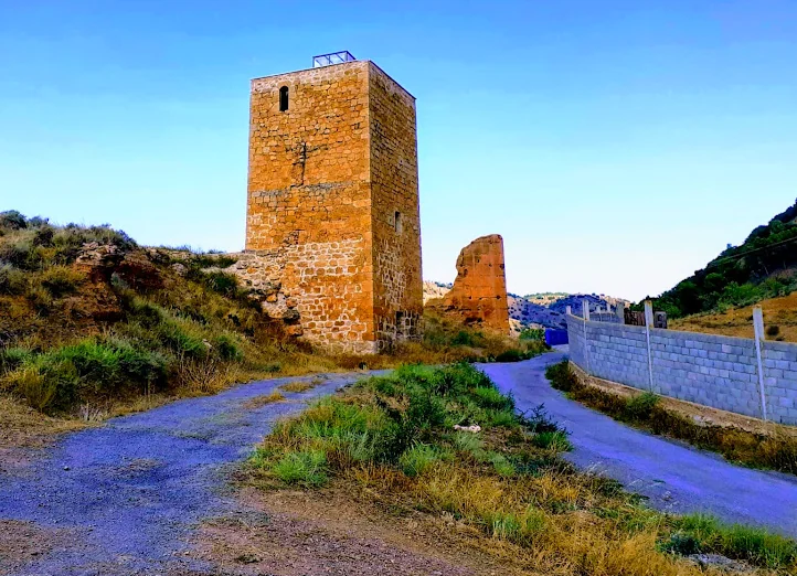 Castillo de Báguena. en Báguena: Castillo