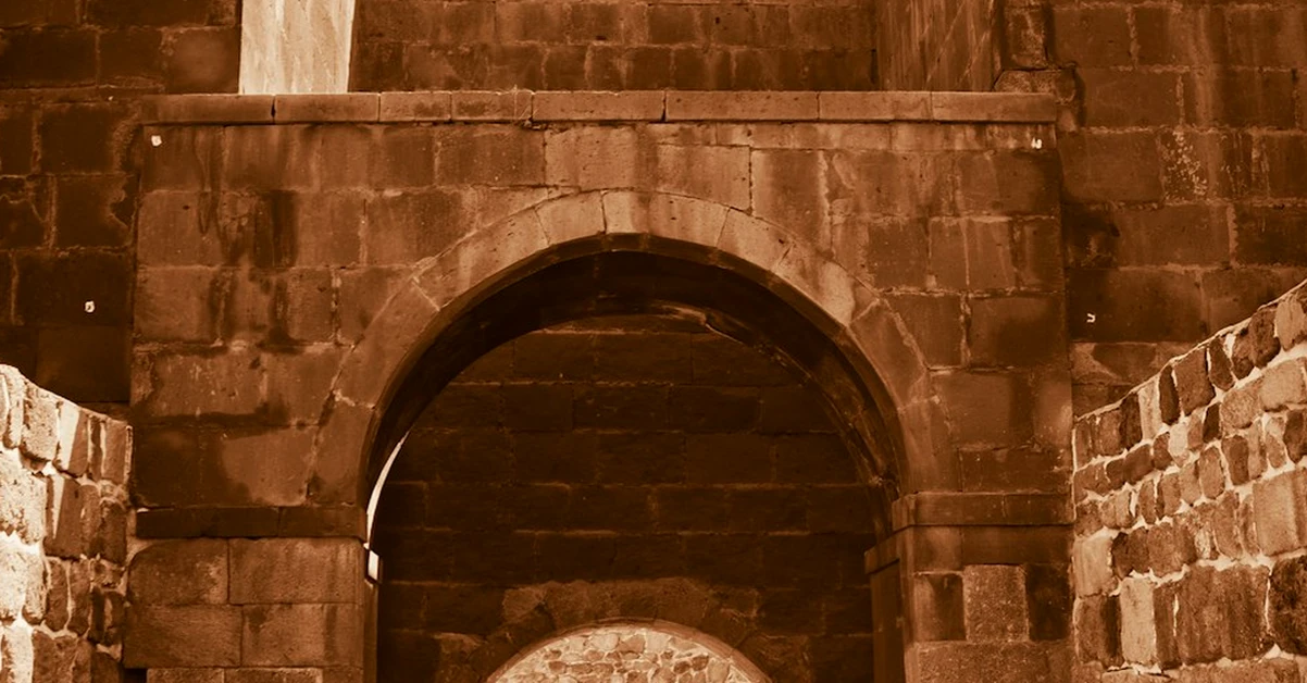 El cierre no es la última entrada al castillo de Olite